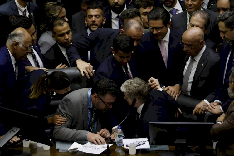 Motta adia decisão e manda para Corregedoria denúncias contra bolsonaristas amotinados