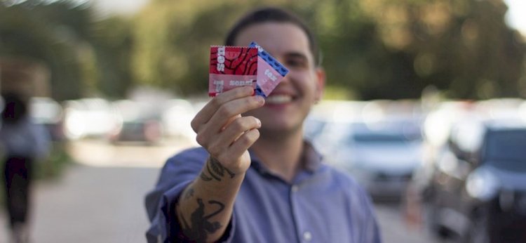 SUS vai distribuir camisinhas texturizadas e finas para estimular uso de preservativos