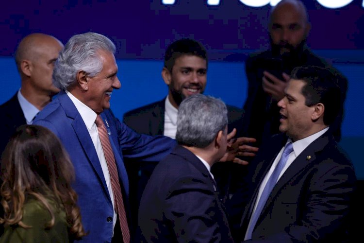 PP e União Brasil selam aliança com palmas a Bolsonaro, fala de Tarcísio e pressão por saída do governo