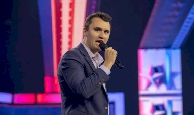 Influenciador conservador Charlie Kirk morre após ser baleado durante palestra em universidade dos EUA