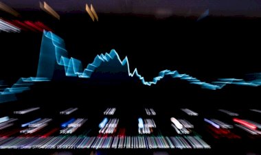 Bolsa renova recorde histórico de fechamento; dólar fica estável