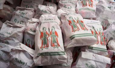 Dia de Cosme e Damião inspira eventos com samba, caruru e distribuição de doces no Rio