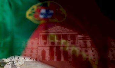 Governo de Portugal e ultradireita aprovam pacote anti-imigração