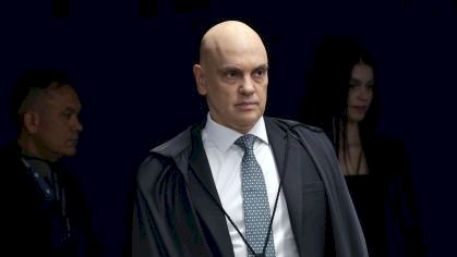 Moraes pede a Zanin sessão na quinta para julgamento de Bolsonaro