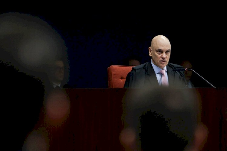 Moraes vota para condenar Bolsonaro por liderar tentativa de golpe de Estado