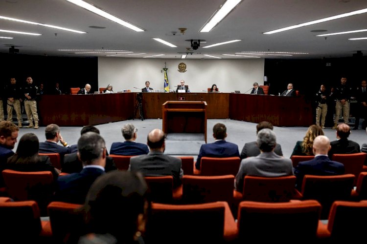 STF forma maioria para negar anulação de julgamento de Bolsonaro