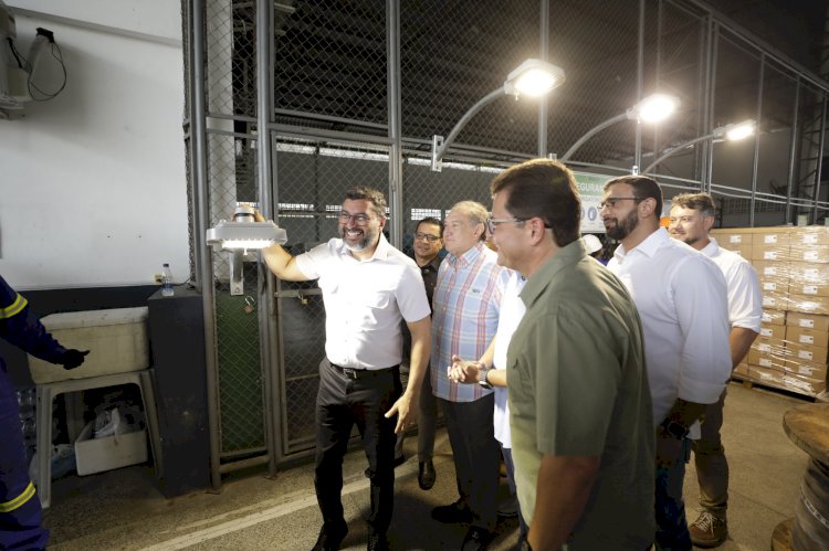 Governador Wilson Lima acompanha envio de luminárias e estado atinge total da meta de cobertura do Ilumina+ Amazonas no interior