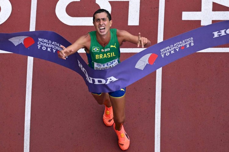 Caio Bonfim triunfa em Tóquio e se torna campeão mundial da marcha de 20 km