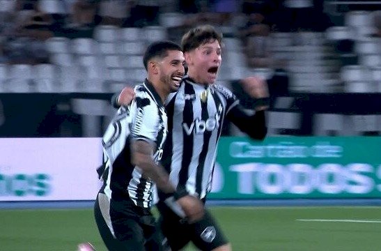 Com um jogador a menos, Botafogo vence o Atlético (MG) e dorme no G-4, pela 24ª rodada do campeonato brasileiro da série A