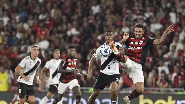 Flamengo e Vasco ficam no empate em clássico movimentado no Maracanã, pela 24ª rodada do campeonato brasileiro da série A