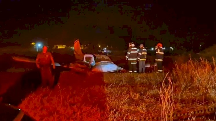 Avião de pequeno porte faz pouso forçado em pastagem em Votuporanga após piloto confundir luzes de motel com as da pista