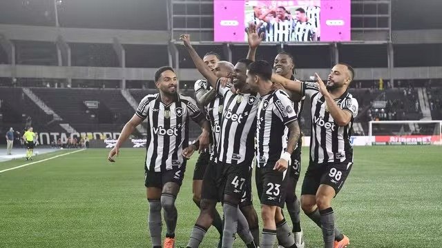 Botafogo vence o Bahia em casa e entra no G-4 do Brasileirão pela primeira vez, pela 26ª rodada do campeonato brasileiro da série A