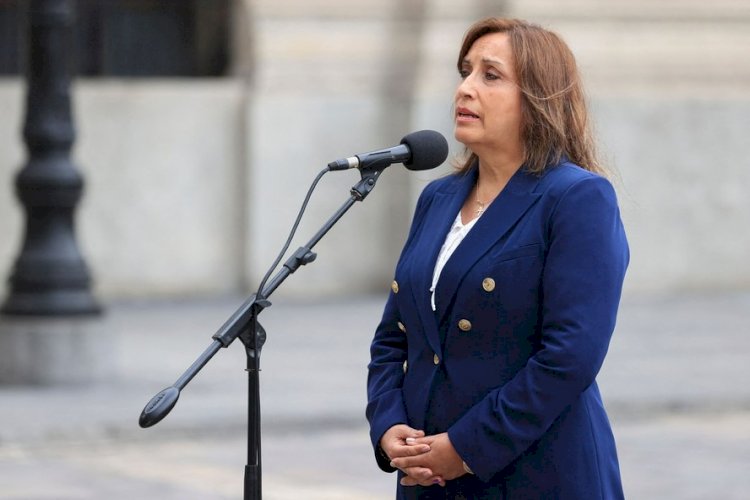 Em votação relâmpago, Congresso do Peru destitui a presidente Dina Boluarte; Chefe do Parlamento assume interinamente