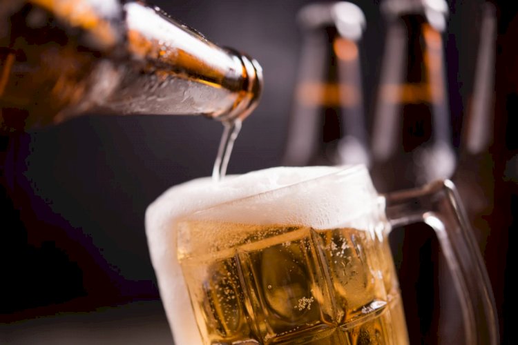 Redução de uma latinha de cerveja por dia evitaria 157 mil mortes por câncer no Brasil até 2050