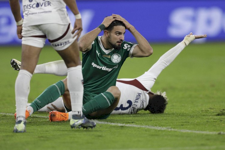 Palmeiras leva três no 1º tempo, perde da LDU e se complica na Libertadores