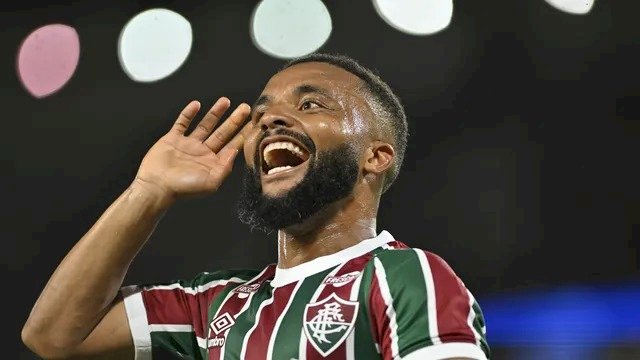 Fluminense vence o Internacional e encosta na zona de classificação da Libertadores, pela 30ª rodada do campeonato brasileiro da série A