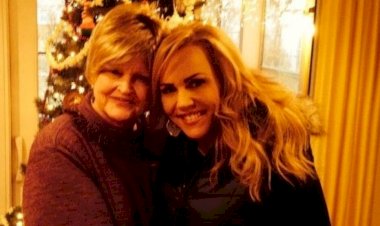 Ex-apresentadora de TV mata mãe de 80 anos a facadas no Halloween