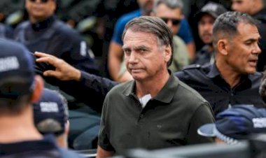 Bolsonaro é preso preventivamente a pedido da PF