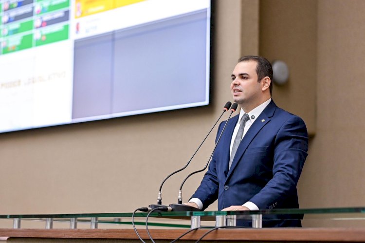 Presidente Roberto Cidade confirma realização de provas do concurso público da Aleam para 14 de dezembro