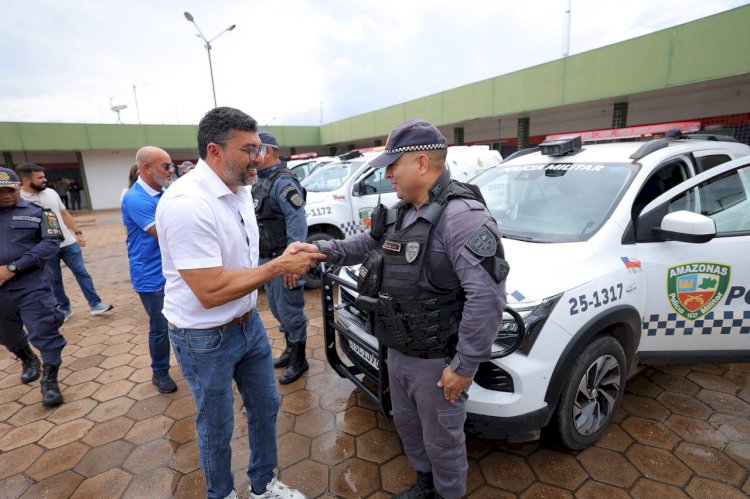 Em Itacoatiara, governador Wilson Lima entrega 13 novas viaturas para as Forças de Segurança