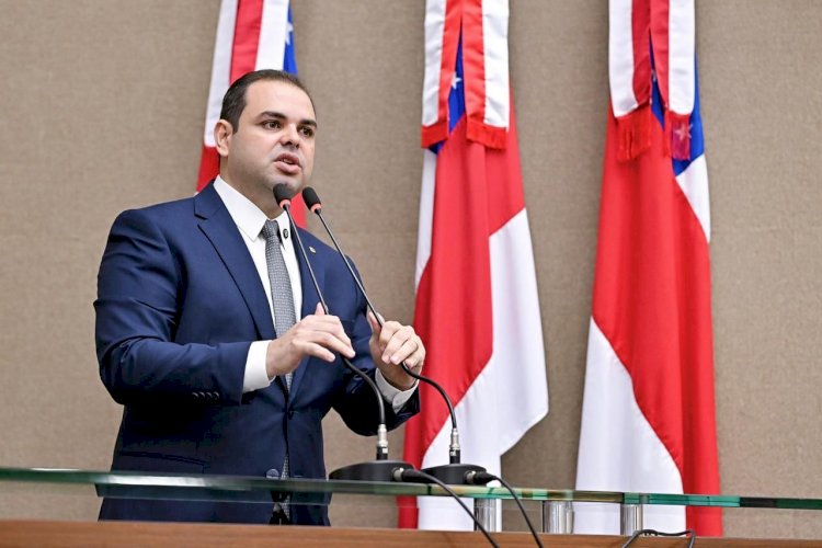 Leis de autoria de Roberto Cidade reforçam compromisso com a alfabetização no Amazonas