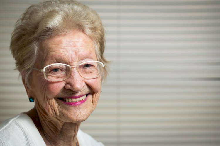 'Fui médica de mim mesma': brasileira que convive com diabetes há 75 anos conta como passou pelas evoluções no tratamento da doença