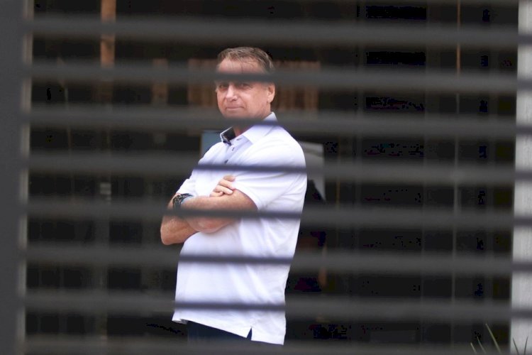 Bolsonaro afirmou a investigadores da PF que utilizou ferro de solda na tornozeleira