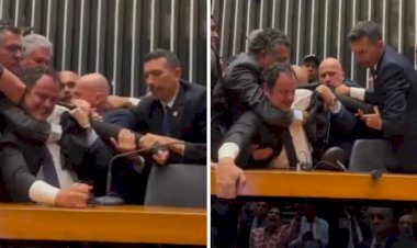 Glauber Braga é retirado à força após tentar ocupar cadeira de presidente da Câmara; veja vídeo