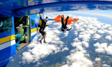 Paraquedista fica preso a cauda de avião na Austrália, e vídeo revela momento tenso em pleno ar