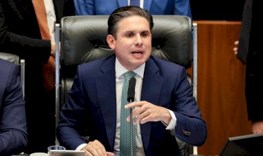 Câmara decide cassar mandatos de Eduardo Bolsonaro e Alexandre Ramagem