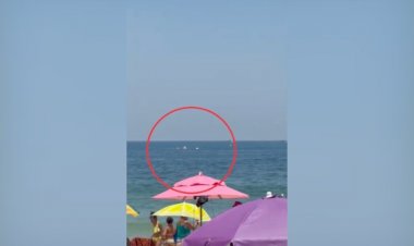 Avião de propaganda cai no mar em Copacabana