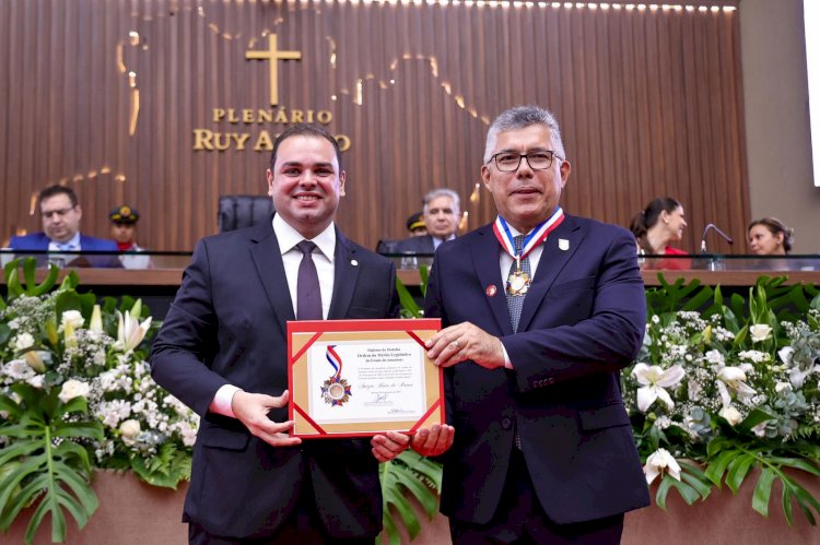 Sob comando do presidente Roberto Cidade, 26 personalidades recebem a Medalha da Ordem do Mérito Legislativo na Aleam