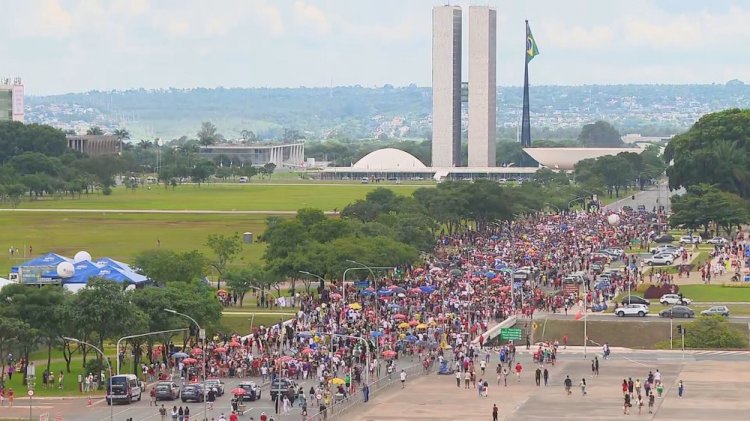 Manifestantes fazem atos contra PL da Dosimetria em São Paulo, Rio, Brasília e outras capitais