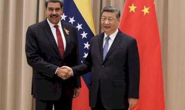 China insta EUA a garantir segurança pessoal e libertar 'imediatamente' Maduro e esposa