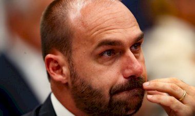 PF afasta Eduardo Bolsonaro do cargo de escrivão em processo por faltas injustificadas