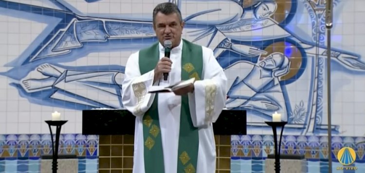 Sem citar Nikolas, padre critica marcha para Brasília em missa no Santuário de Aparecida