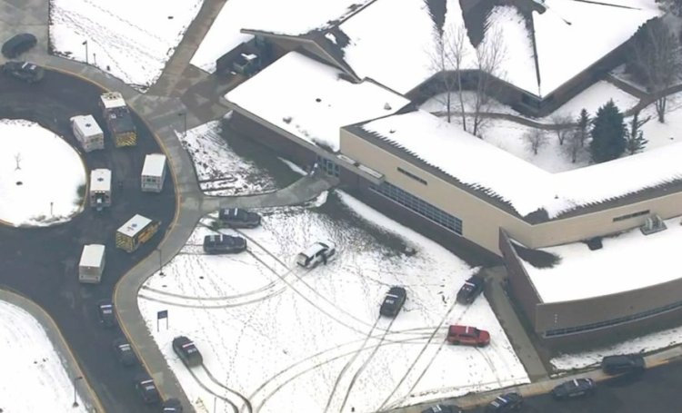 Tiroteio em escola no Canadá termina com 9 mortos