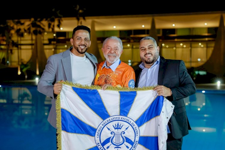 Carnaval vira palanque informal de presidenciáveis e grupos políticos