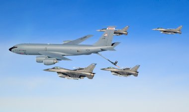 Avião de reabastecimento dos EUA cai no espaço aéreo do Iraque; seis militares estavam a bordo, diz TV