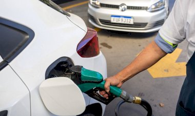 Governo dá 48 horas para sete distribuidoras explicarem reajustes nos combustíveis