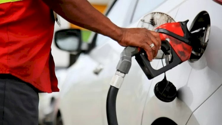 Petrobras deveria elevar gasolina em R$ 1,22 por litro, diz associação