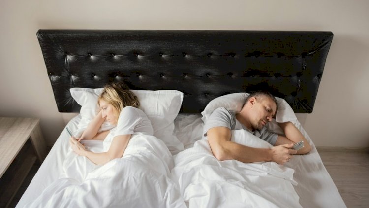 Casais estão preferindo dormir em quartos separados para ter uma boa noite de sono; entenda