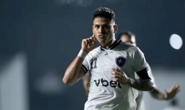 Pela 10ª rodada do Brasileiro, Botafogo vira em São Januário e tira invencibilidade do Vasco de Renato Gaúcho