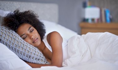 Horário de dormir irregular está ligado a risco até duas vezes maior de problemas cardíacos; revela estudo inédito