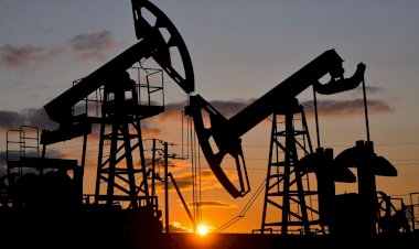 Petróleo fecha em queda de 16% após cessar-fogo na guerra