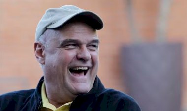 Morre Oscar Schmidt, um dos maiores jogadores de basquete do mundo, aos 68 anos