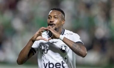 Pela 12ª rodada do Brasileiro série A, Botafogo goleia na Arena Condá e mantém a Chapecoense na zona de rebaixamento