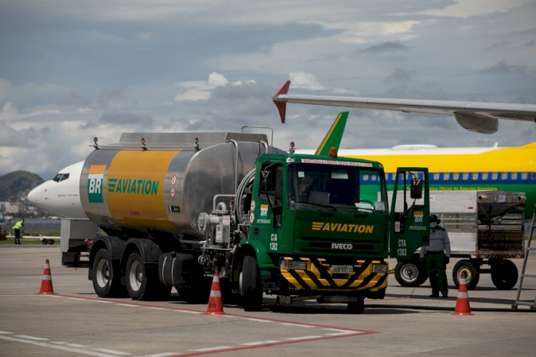 Petrobras reajusta preço do querosene de aviação em até 56,3%
