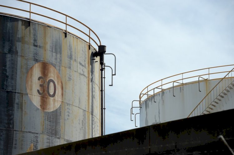 Petróleo despenca e Bolsas sobem com força após anúncio de cessar-fogo de EUA e Irã