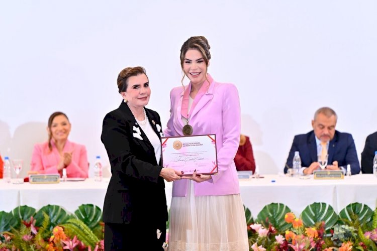Primeira-dama Thaisa Cidade recebe honraria do TCE-AM em reconhecimento à atuação em favor das mulheres